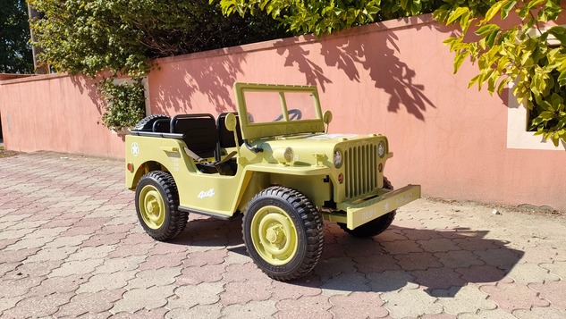 Electric ride-on USA ARMY-car, Green, 4X4,Three-seated, MP3 Player with USB / SD input, All wheel su