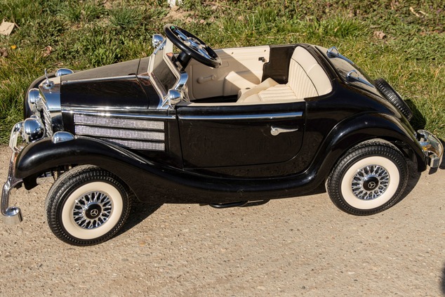 Electric Ride-On Toy Car Mercedes-Benz 540K, Black, Local parental control by Steering wheel, 2.4Ghz