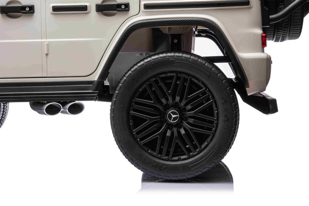 Electric Ride-on car Mercedes-Benz G63 AMG 4x4² Two-seater 12V, white, MP3 Player with USB/AUX input