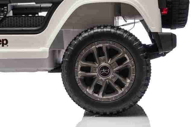 JEEP Wrangler elektrické autíčko pro děti, Bílá, Dvoumístné kožené sedadlo, Rádio s Bluetooth a USB vstupem, 4x4 | Beneo Motors